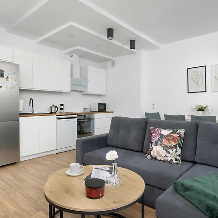 Bright Apartment With A Balcony Katowice Tunelowa 27 By Heyrent Katovice
