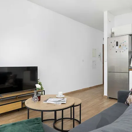 Bright Apartment With A Balcony Katowice Tunelowa 27 By Heyrent
